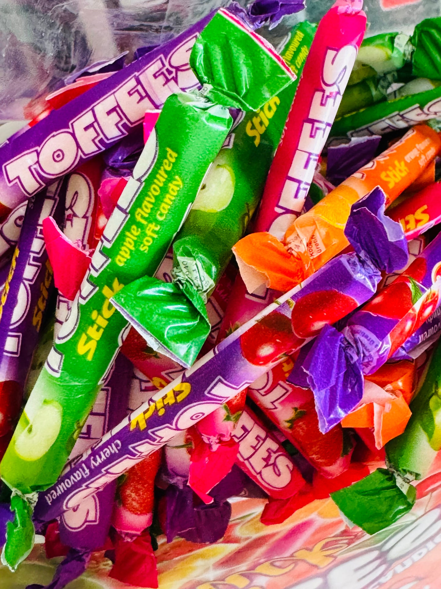 fruit flavour toffee sticks